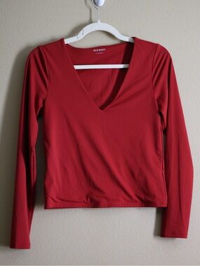 Old Navy Modern Vee Cordovan Red Long Sleeve Top Small